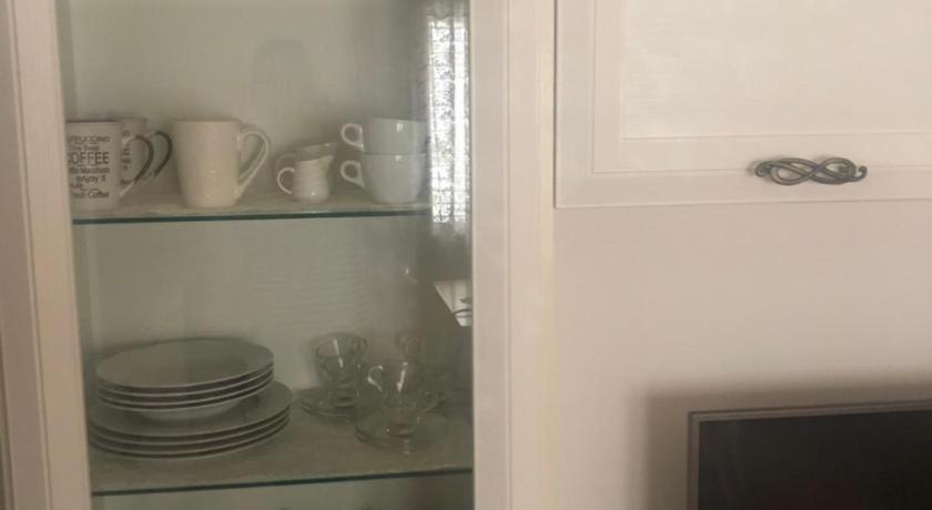 Presso La Maison De Gioel Usufruirai Di Un Appartamento Indipendente Dotato Di Uso Cucina E Lavatrice Arredato In Maniera Funzionale Situato In Ottima Posizione Vicino A Supermercati Caffetterie Pasticcerie Bar Pizzerie E Tanti Altri Servizi ออลเบีย ภายนอก รูปภาพ